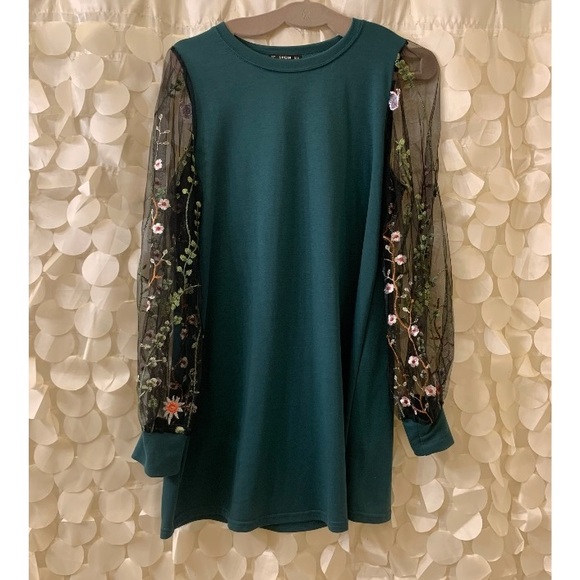 SHEIN Dresses & Skirts - NWOT Green Embroidered Shift Dress
